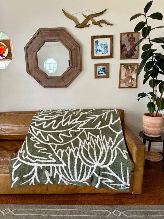 Canopy Plush Throw - Vintage Green