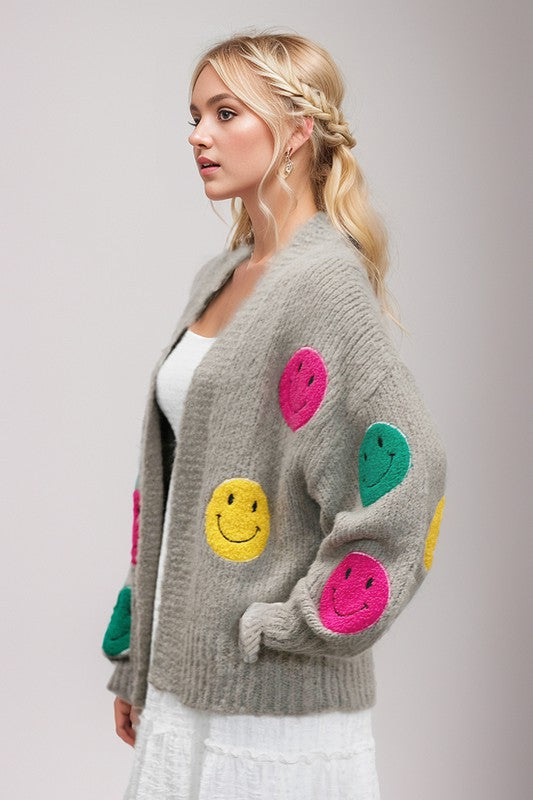 Le cardigan en tricot Fuzzy Smile