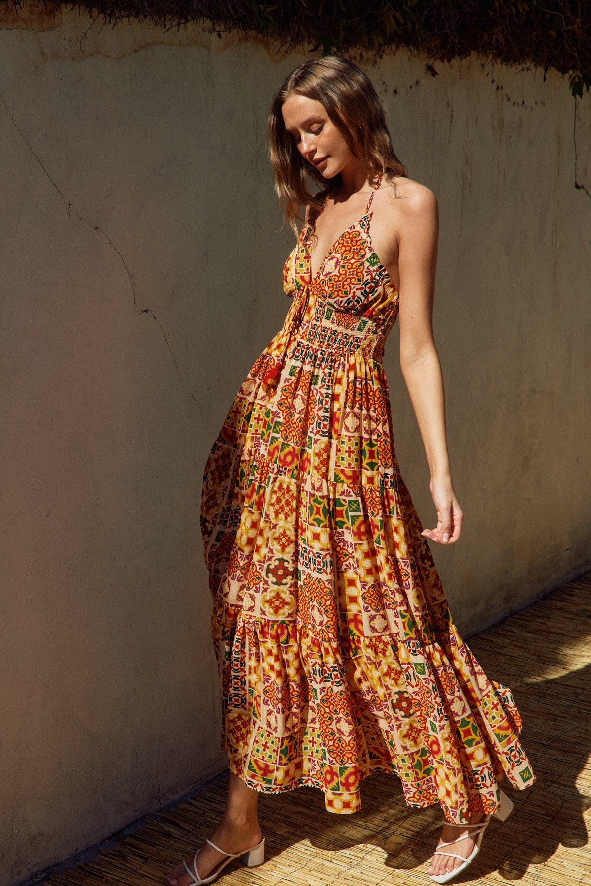 Vestido largo con cuello halter dulce y salado