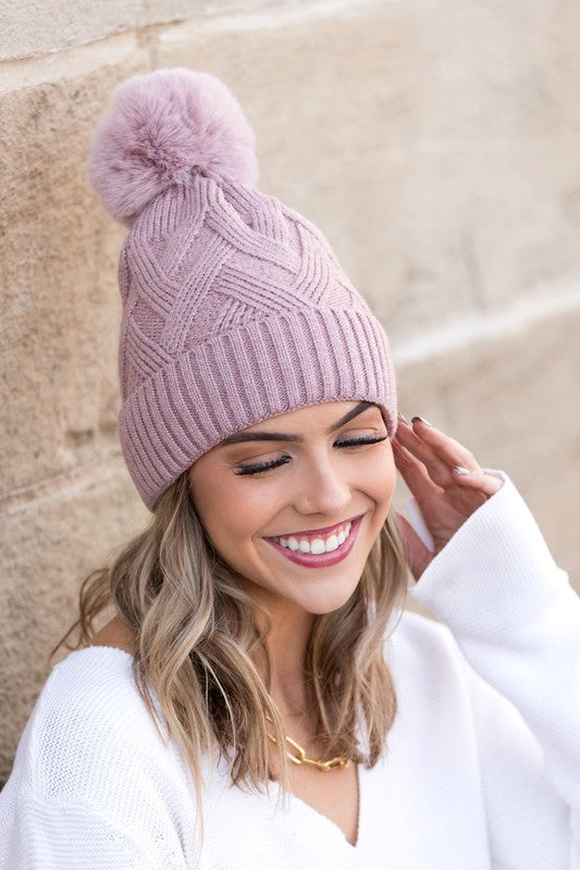 Bonnet à pompon en fourrure tricotée épaisse