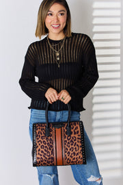 Bolso de mano con remaches en contraste y estampado de leopardo de David Jones