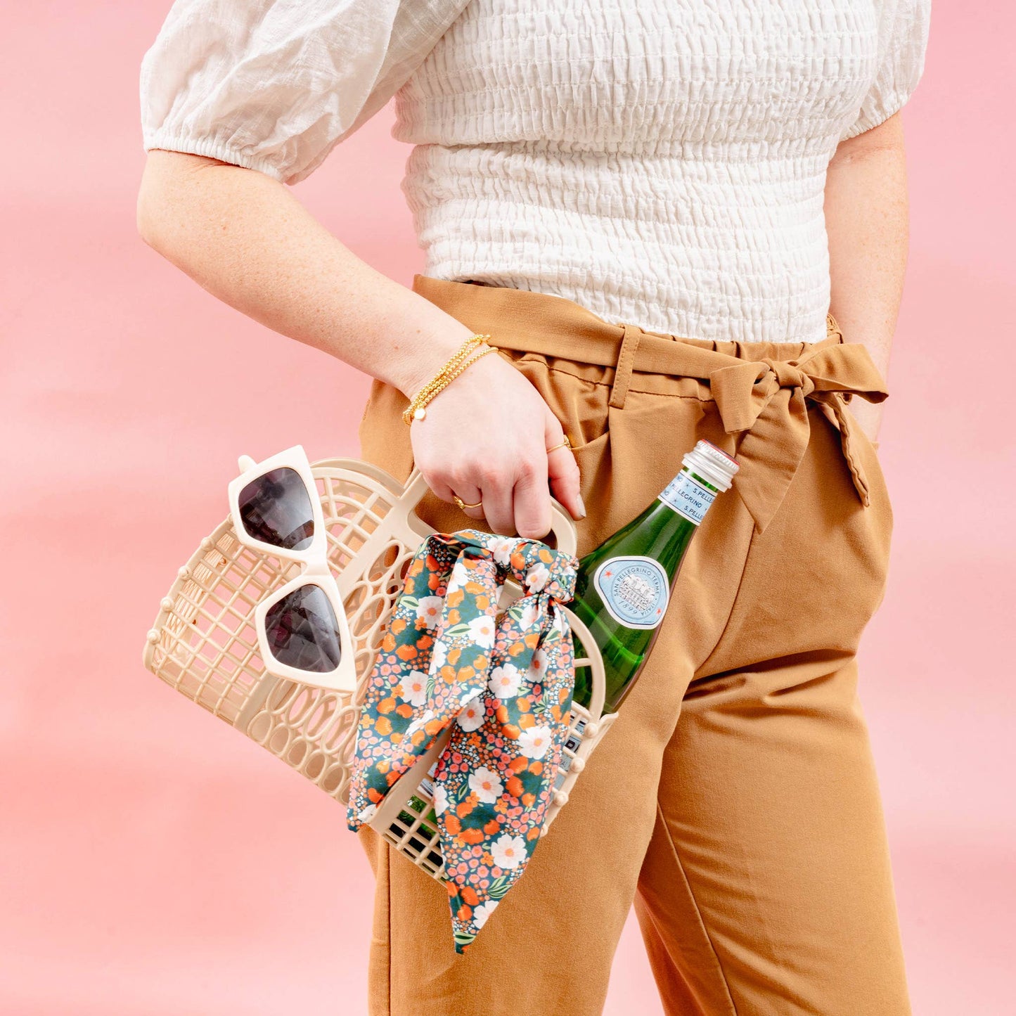 So-Jelly Basket-Tan w/ Sweet Meadow Dark Green Scarf