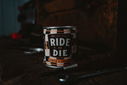 Vela de soja de 8 oz de Earth + Embers Ride or Die |