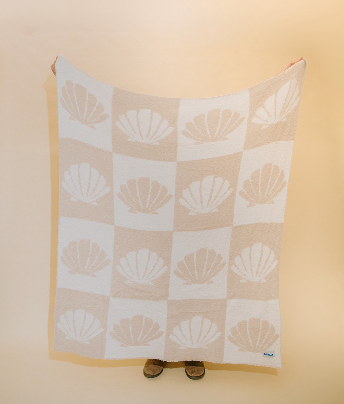 Shell Check Plush Throw - Sand + Tan