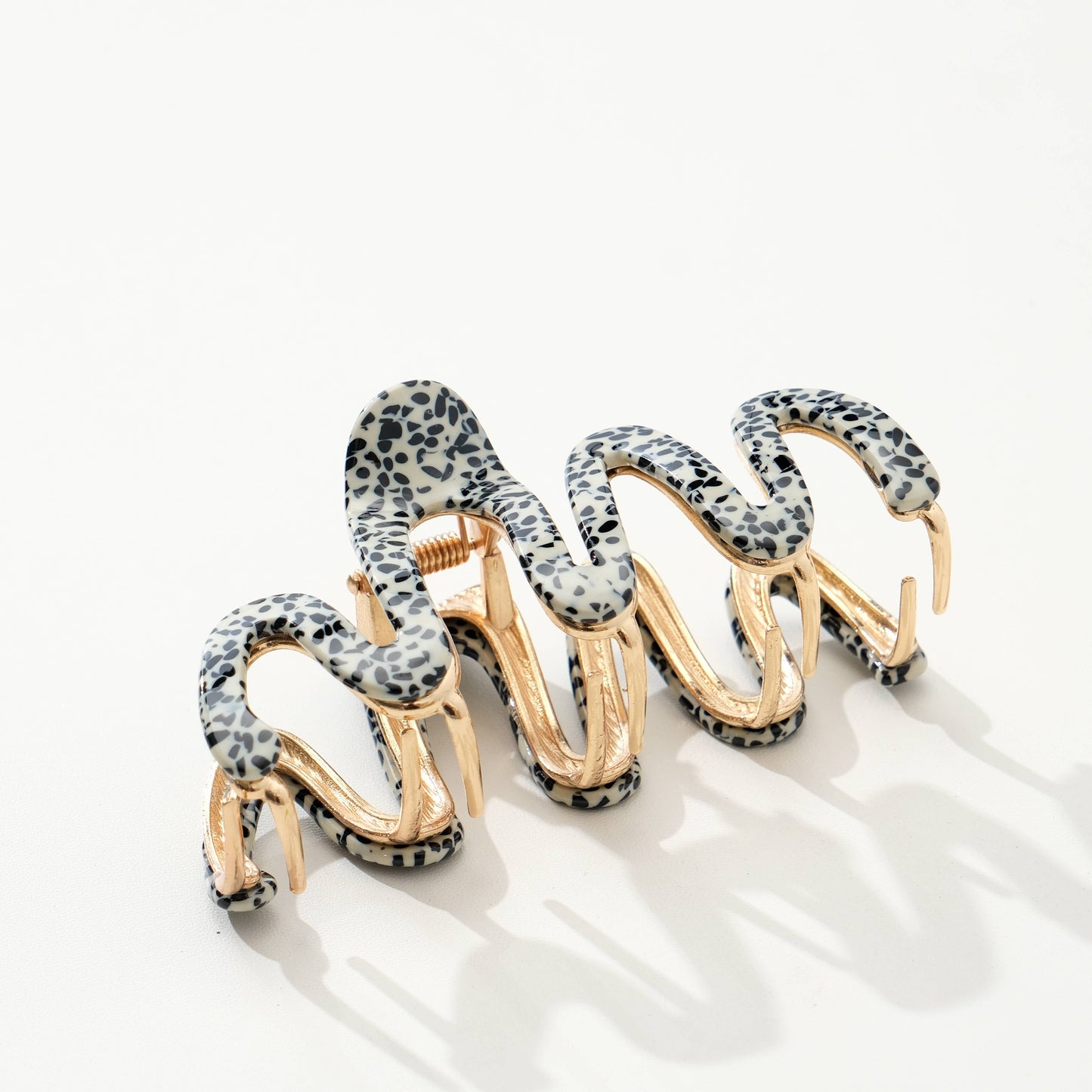 Willow Core | Large Squiggle Metal Claw Clip