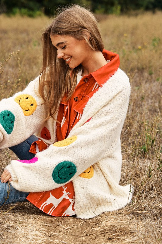 Le cardigan en tricot Fuzzy Smile