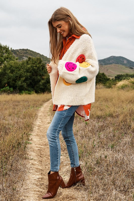 Le cardigan en tricot Fuzzy Smile