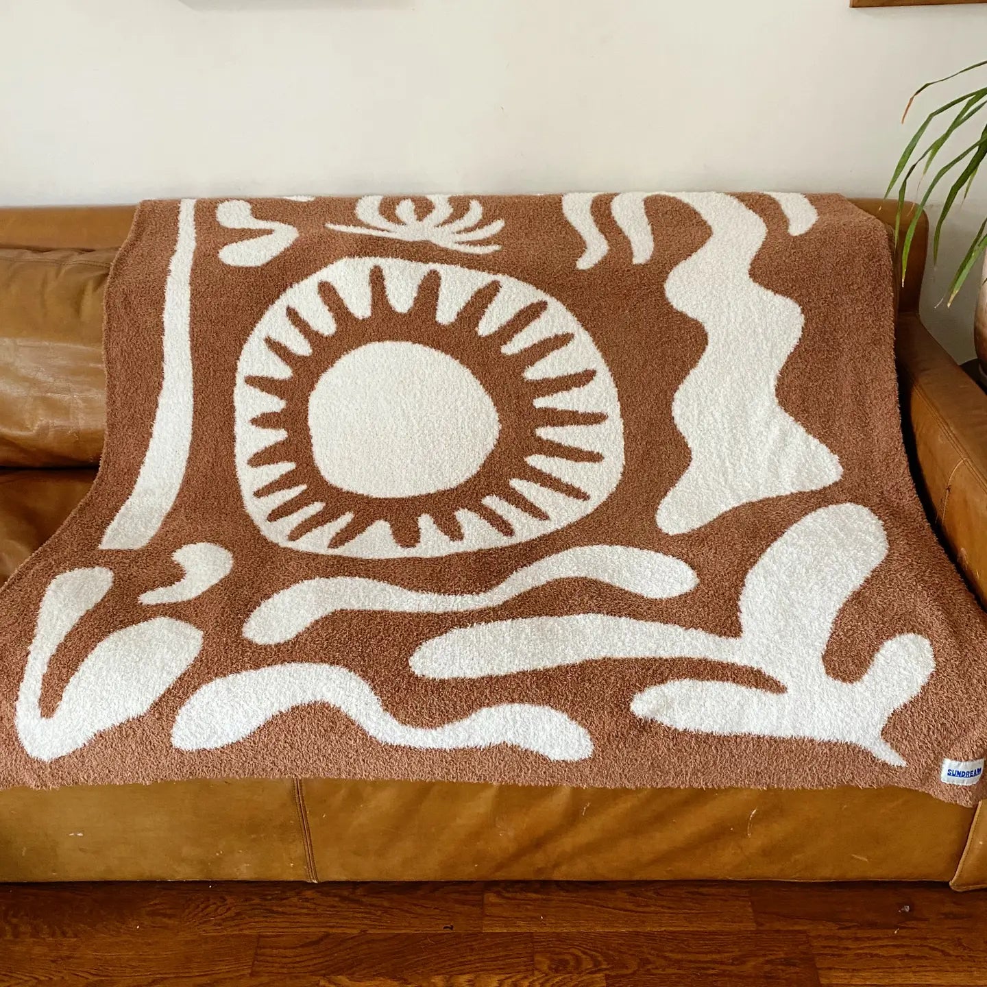 Paradise Plush Throw - Raw Umber